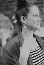 Load image into Gallery viewer, Rosie Pearl Earrings