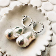 Load image into Gallery viewer, Rosie Pearl Earrings