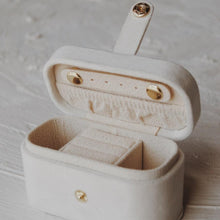 Load image into Gallery viewer, Bring The Most Precious Jewellery Travel Case