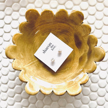 Load image into Gallery viewer, Pip Keshi Pearl Studs