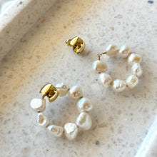 Load image into Gallery viewer, Curved Hoop Stud - Small