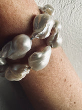 Load image into Gallery viewer, Estella Flameball Pearl Bracelet
