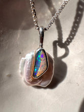 Load image into Gallery viewer, "Looking Through" oPearl Pendant
