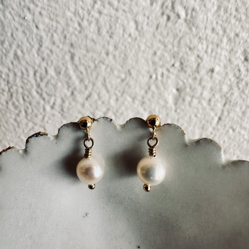 Ellie Micro Pearl Studs