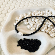 Load image into Gallery viewer, Jane Beaded Choker + Pearl
