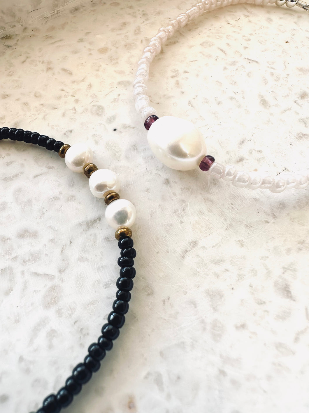 Beaded Bracelet with Three Pearls