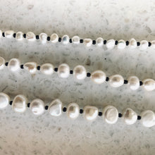 Load image into Gallery viewer, Dainty Pearl Choker - Short
