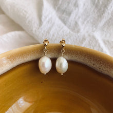 Load image into Gallery viewer, Ellie Classic Pearl Studs
